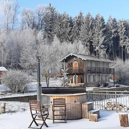 White Wood Villa Darney Luaran gambar